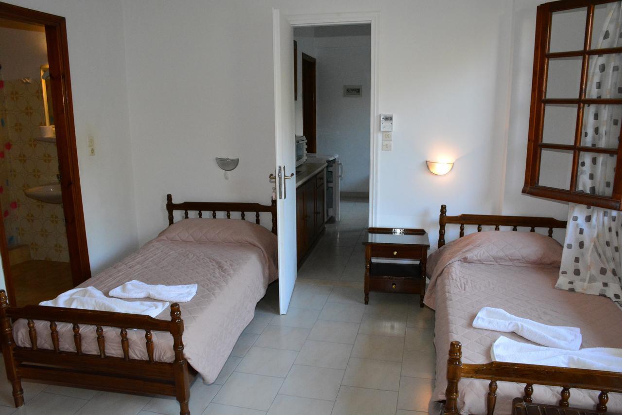 Voula Apartments Agia Marina  ภายนอก รูปภาพ