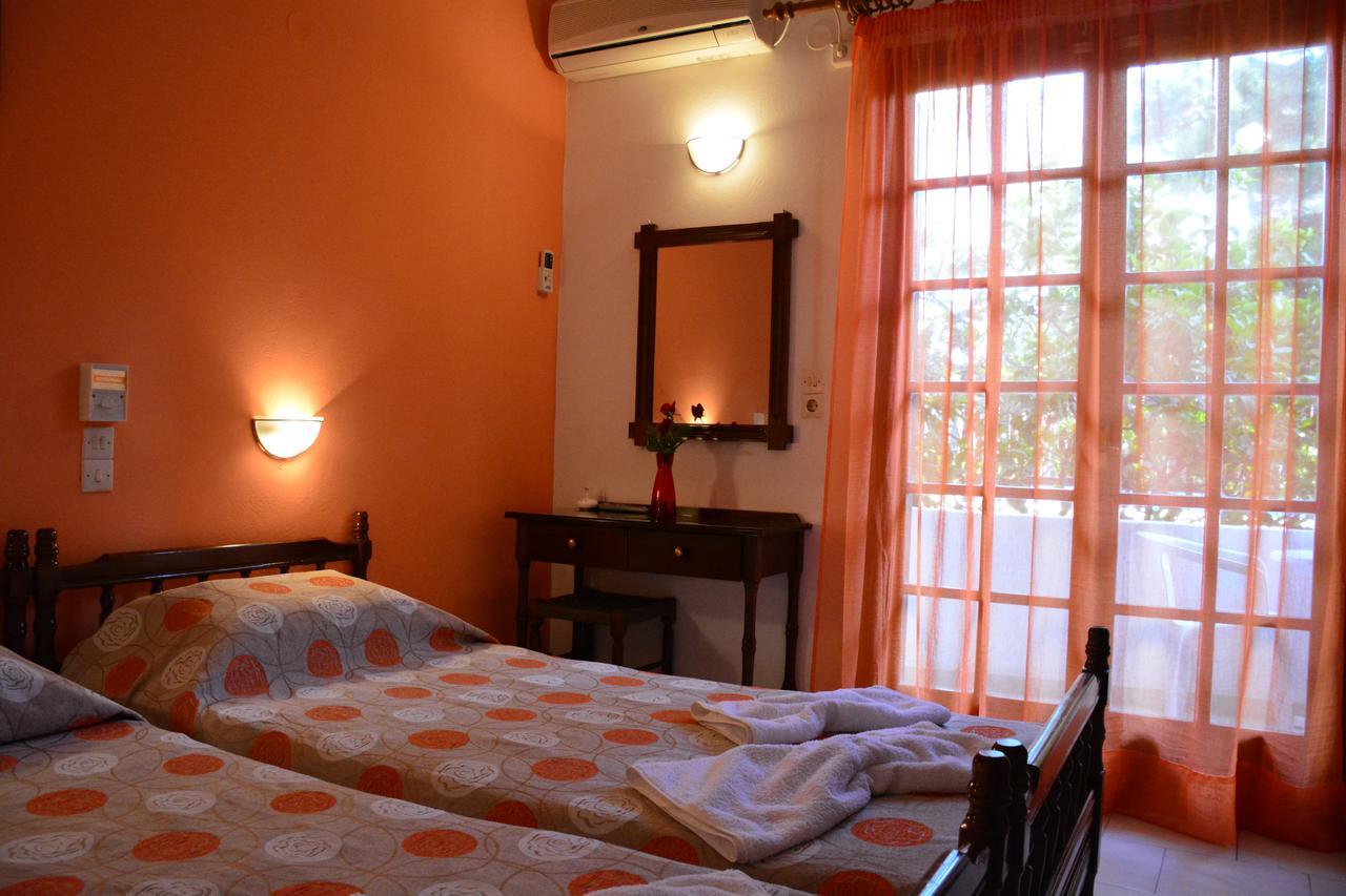 Voula Apartments Agia Marina  ภายนอก รูปภาพ