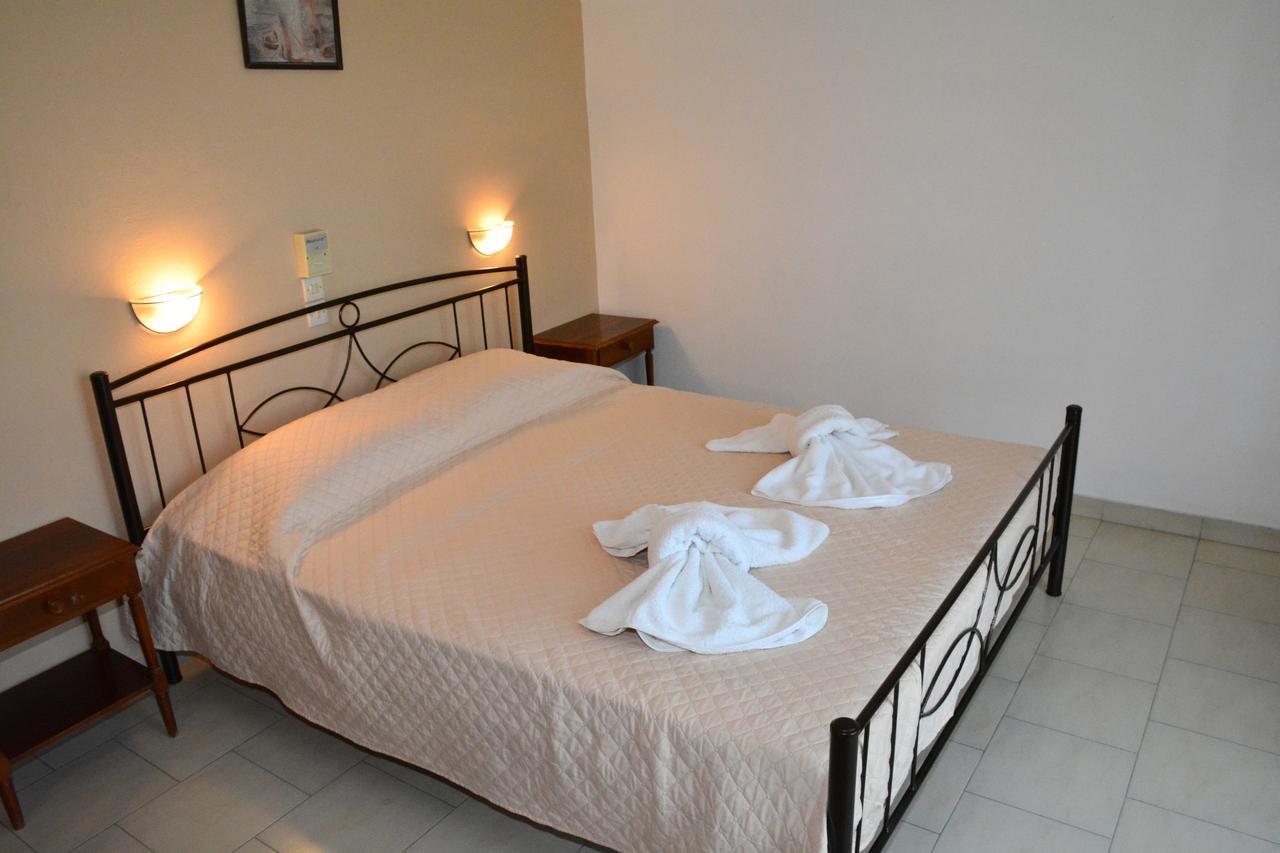 Voula Apartments Agia Marina  ภายนอก รูปภาพ