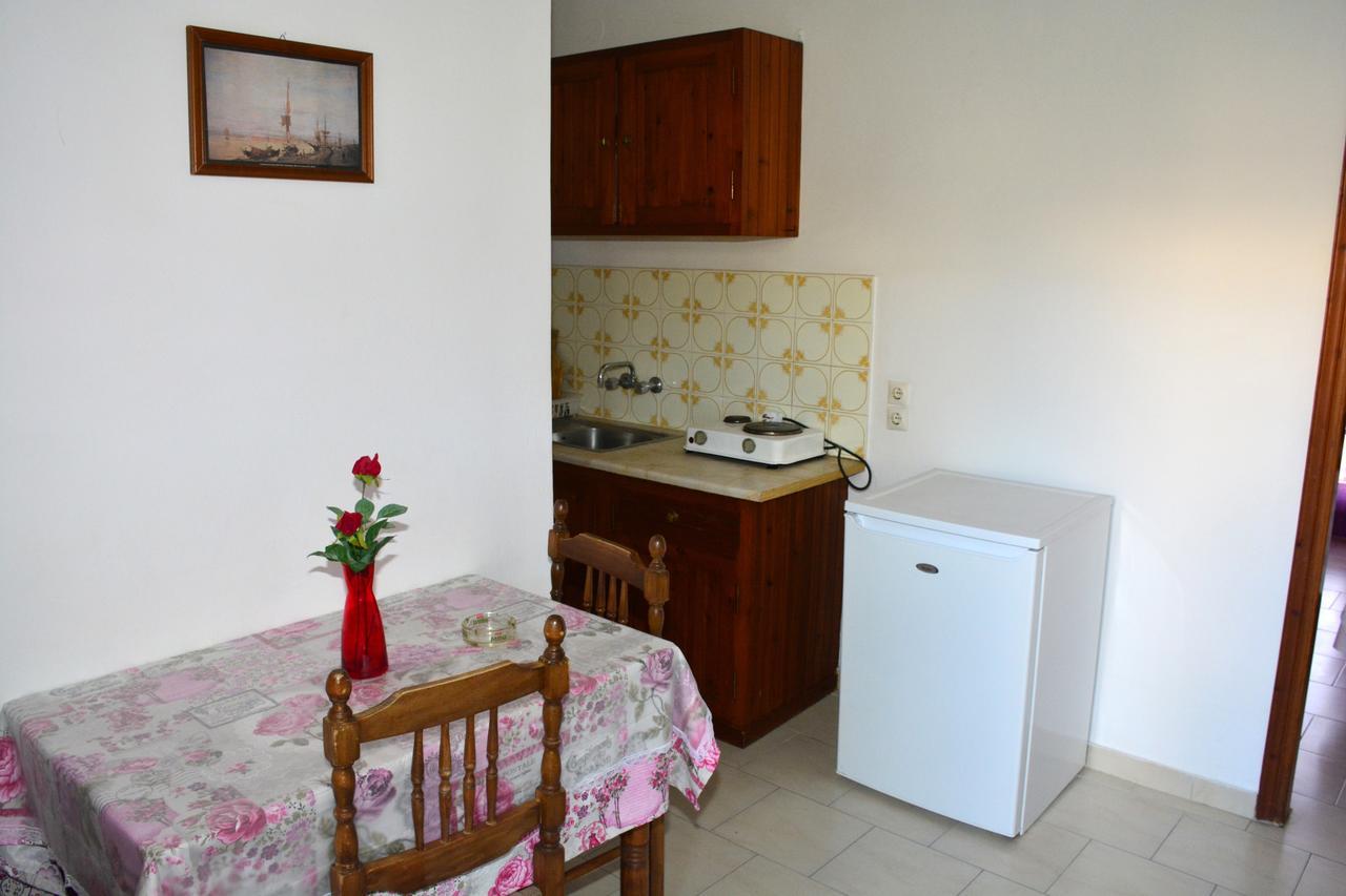 Voula Apartments Agia Marina  ภายนอก รูปภาพ