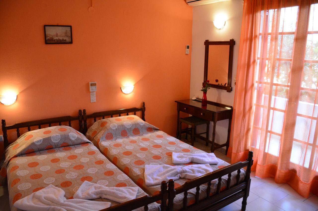 Voula Apartments Agia Marina  ภายนอก รูปภาพ