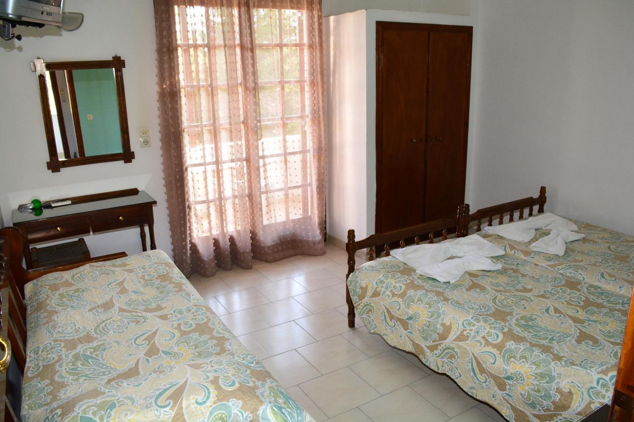 Voula Apartments Agia Marina  ภายนอก รูปภาพ