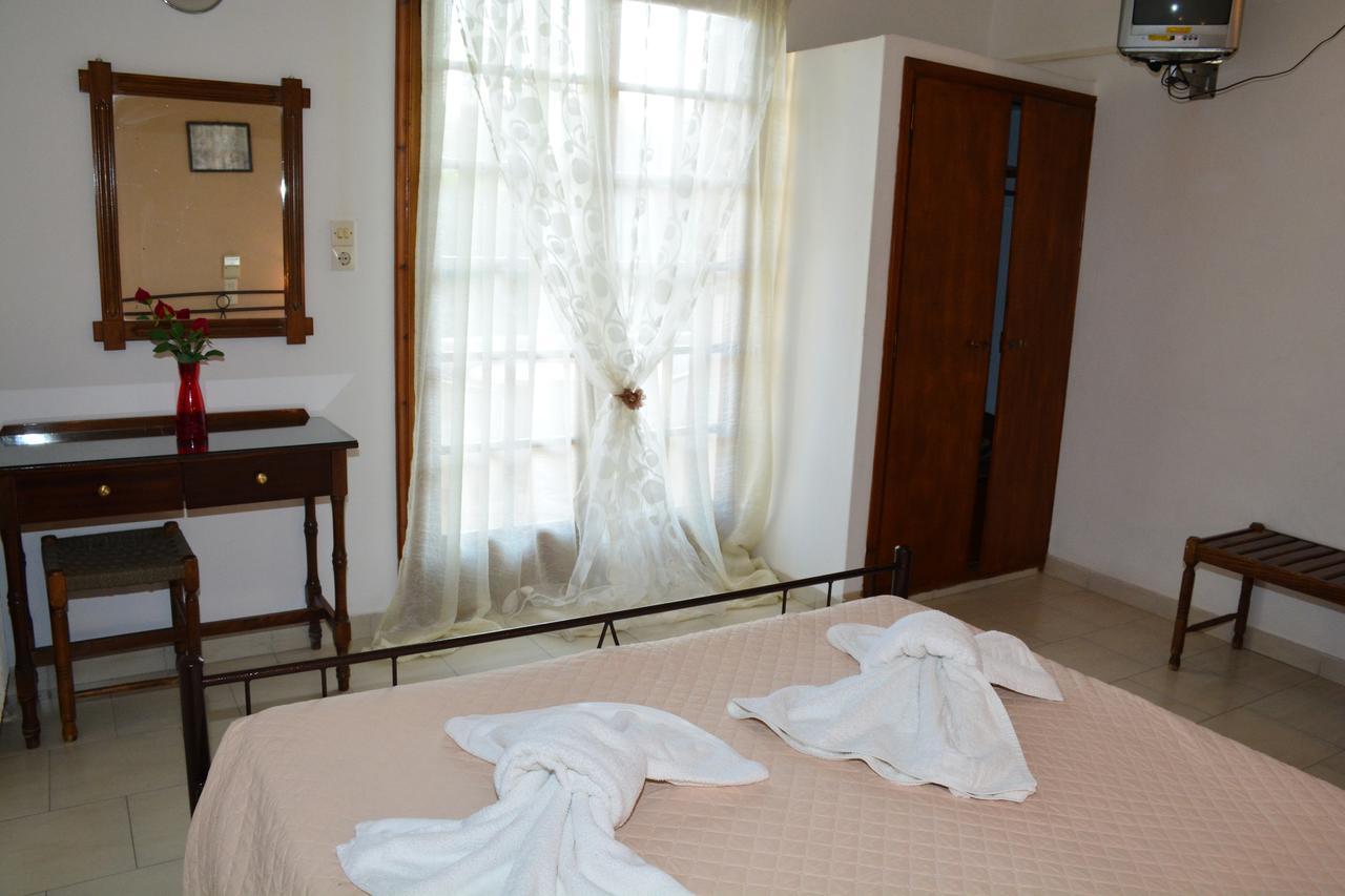 Voula Apartments Agia Marina  ภายนอก รูปภาพ