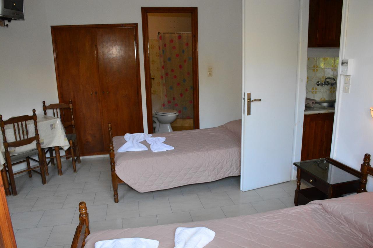 Voula Apartments Agia Marina  ภายนอก รูปภาพ