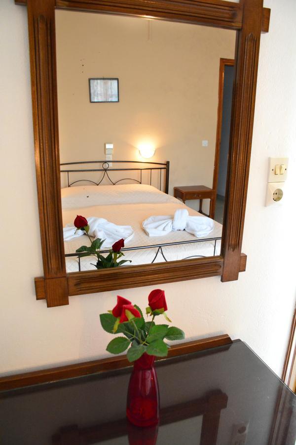 Voula Apartments Agia Marina  ภายนอก รูปภาพ